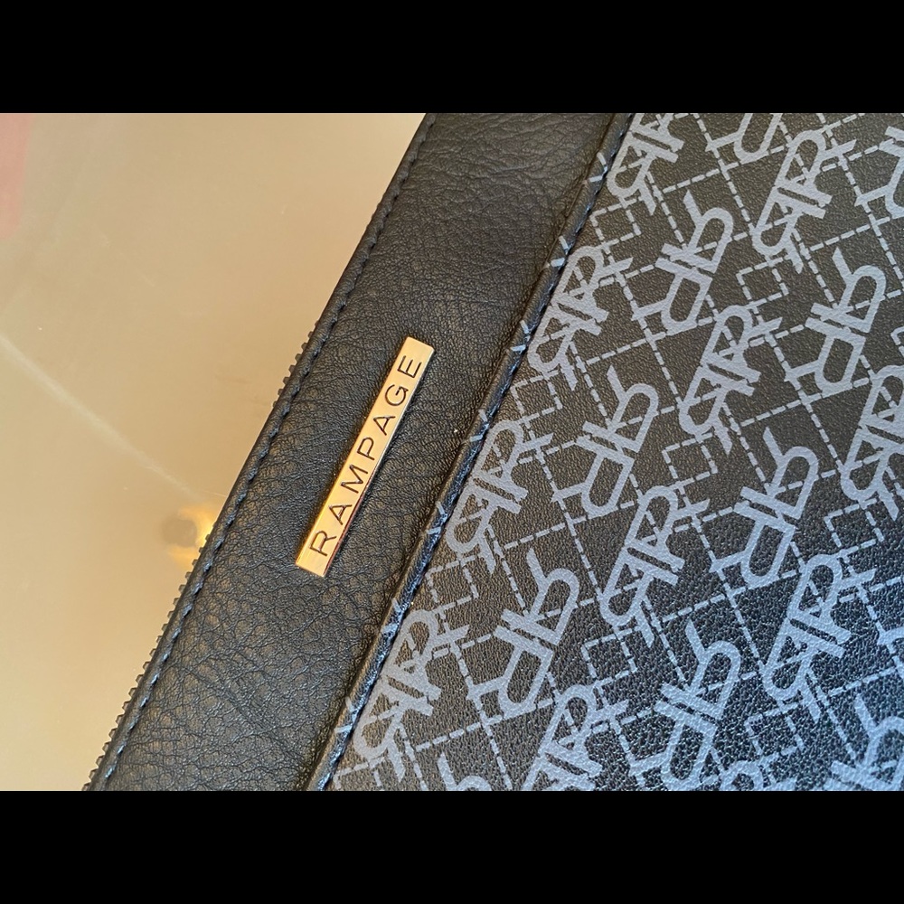 NWOT Rampage wristlet - Picture 4 of 9